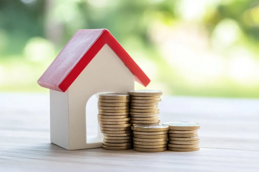 Playhouse with coins in front